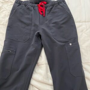 Men’s fig’s scrub pants small